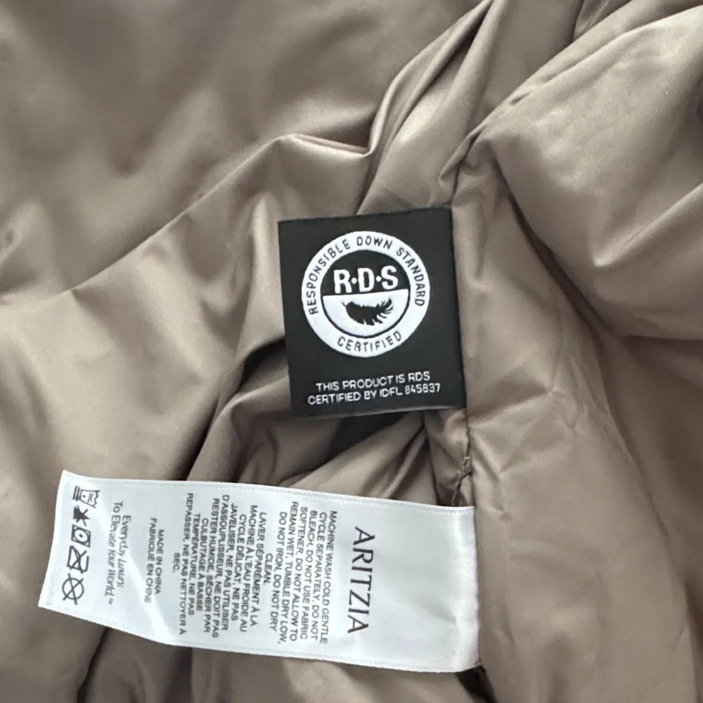 Aritzia Chelsea Taupe Jacket puffer - Picture 7 of 8
